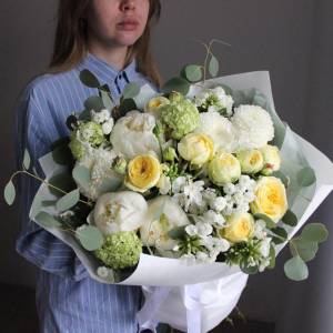 Букет с нарциссами "Лимонный"