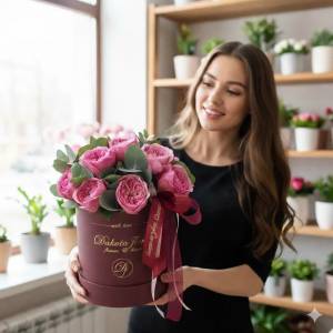 Пионовидные розы в коробочке №11