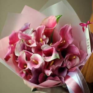 Букет из калл "Розовое облако"