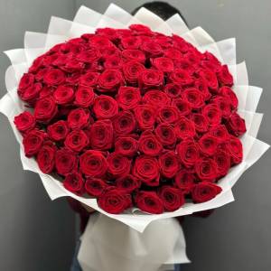 Красный букет из 101 роз