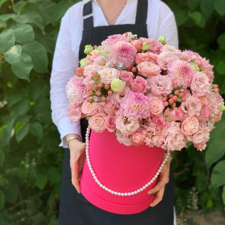 Букет с георгинами "Для любимой" Букет с георгинами "Для любимой"