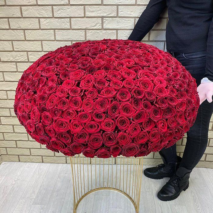 501 роза в корзине