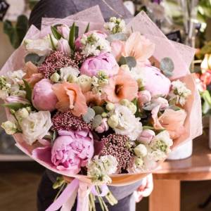 Букет с гладиолусами "Драгоценный"