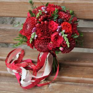 Букет с георгинами "Для невесты"