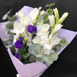 Букет с гладиолусами "Воздушный"