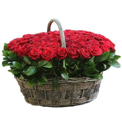 Корзина из 101 красной розы + рускус