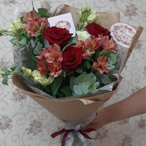 Сборный букет из роз,альстромерии,эустомы